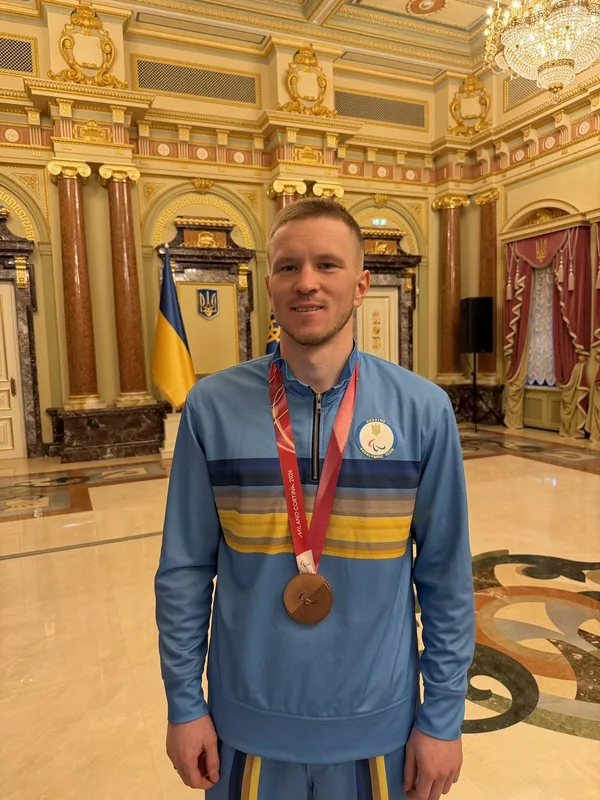 Волинянина Дмитра Суярка відзначили державною нагородою за успіхи на Паралімпіаді-2026 (фото)