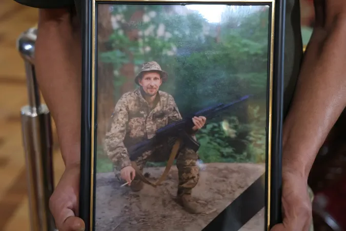 У Луцьку попрощалися з Героями Романом Меюсом та Олександром Радивоніком (фото)