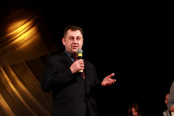 Полюванням за красою та розумом: у луцькому «політесі» обрали міс і містера факультету бізнесу (фото)