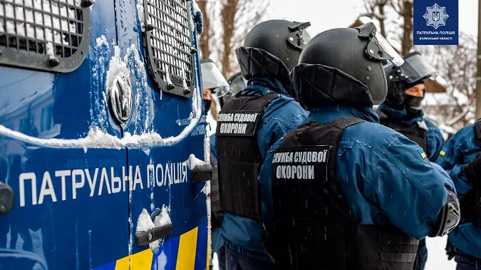 Сніг не завадив: у Луцьку «силовики» влаштували спільні навчання (фото)