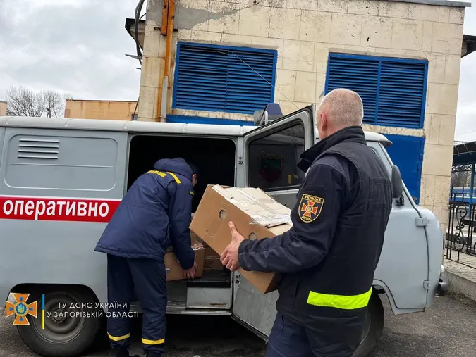 Волинські рятувальники зібрали гуманітарну допомогу для дітей Запоріжжя (фото)
