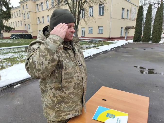 І волиняни, і переселенці: у Луцьку прикордонники склали присягу (фото)