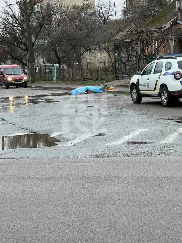 У Луцьку посеред вулиці раптово помер чоловік (фото, відео)