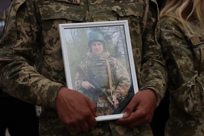 У Луцьку попрощалися із загиблими захисниками Олександром Махновцем та Валерієм Максимчуком (фото)