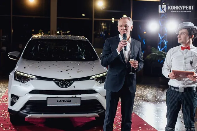 Луцький автосалон провів помпезну презентацію кросовера Toyota RAV4