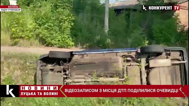 У Рованцях ВАЗ злетів у кювет (відео)