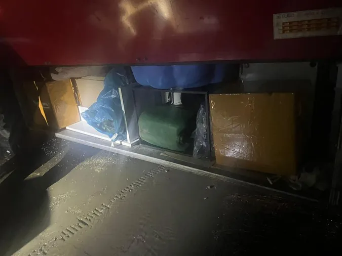 В «Ягодині» у вантажівці знайшли 7 тисяч «знарядь поширення нікотинової залежності» (фото)