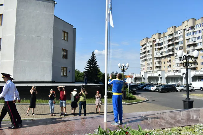 Олімпіада-2020: у Луцьку підняли прапор олімпійського комітету (фото)