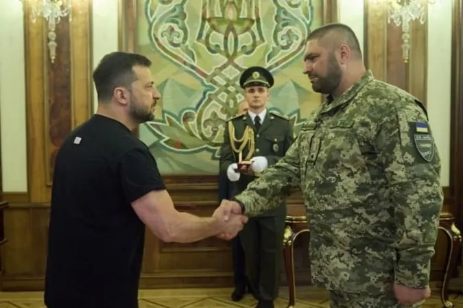 Зеленський вручив Орден Данила Галицького воїну 14 ОМБр (фото)