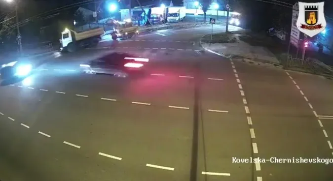 Оприлюднили відео моменту жахливого зіткнення на Ковельській (відео)