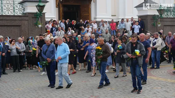 Луцьк у траурі: попрощалися із загиблим Героєм Валерієм Федюком (фото)