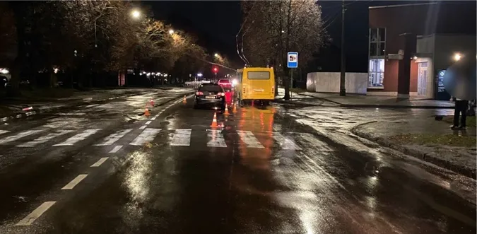 У Луцьку на Львівській водій збив жінку: постраждалу госпіталізували у важкому стані