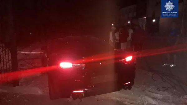 Погоня і виламаний паркан: що сталося біля філологічного факультету в Луцьку (фото)