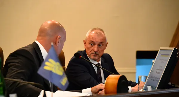 Дипломатичний Савченко та демократичний Палиця на сесії Волиньради (фоторепортаж)