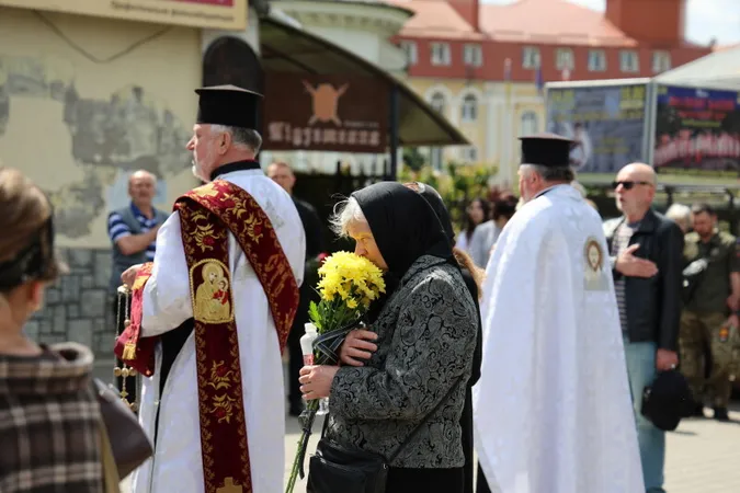 У Луцьку попрощались з Героєм Василем Зубчиком (фото)