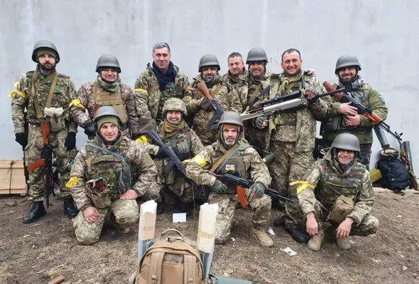 Ексміністр оборони Грузії приїхав в Україну з грузинськими добровольцями (фото)