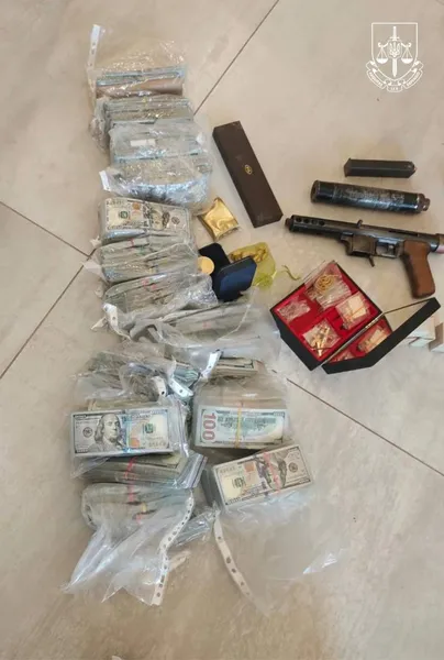 Двох очільників ТЦК затримали на Київщині – при обшуках знайшли понад мільйон доларів (фото)
