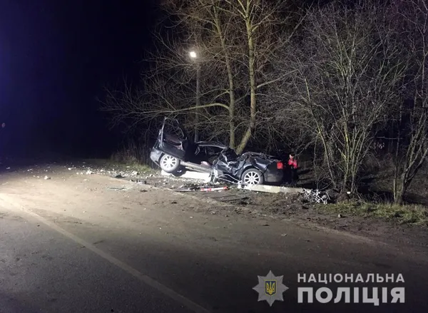 Автомобіль розбитий вщент: на Волині – смертельна аварія (фото)