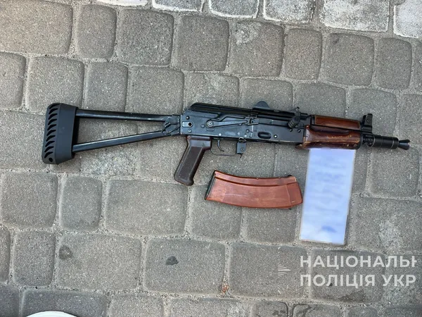 Смаколики для наркоманів: на Волині подружжя торгувало печивом з канабісом (фото, відео)