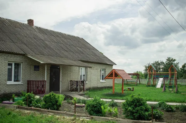 «Живі» гроші,  ремонти, створення парків: як лісівники допомагають громадам на Волині (фото)