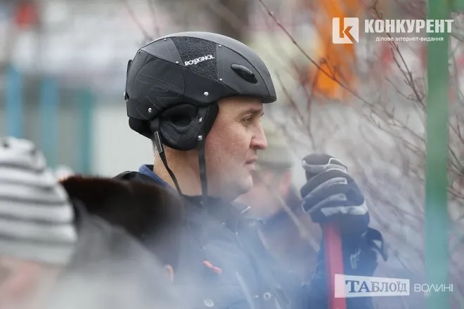 Напружений момент...
