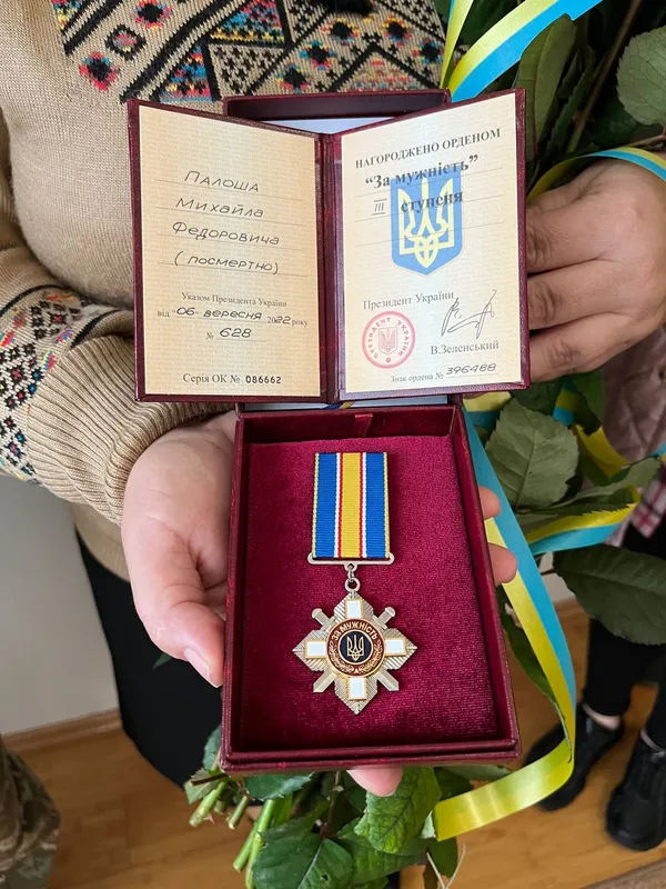 У Луцькому районі родині полеглого воїна Михайла Палоша вручили його орден (фото)