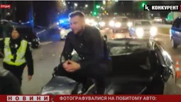 Фотосесія на потрощеному авто: що кажуть очевидці про ДТП на Соборності у Луцьку (відео)