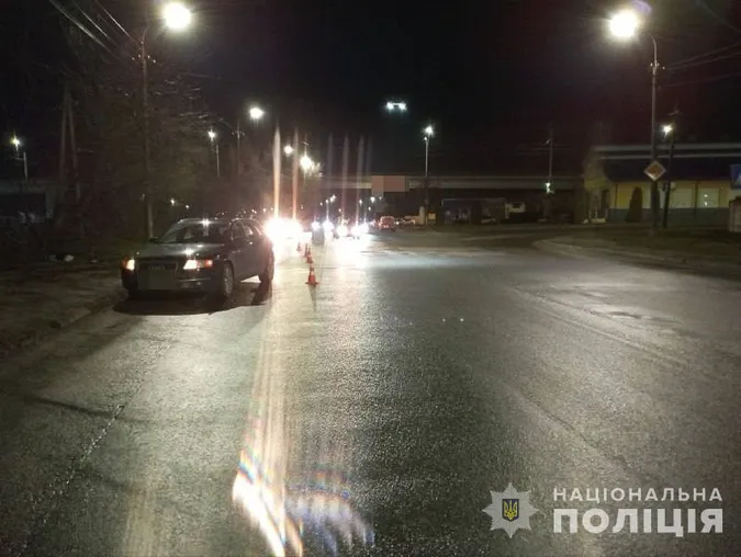 У Луцьку на переході Audi збила пішохода – він у реанімації (фото)