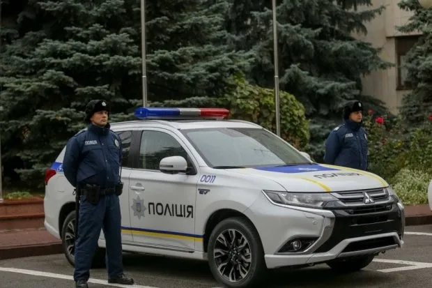 Японці передали українським дільничним зимову форму (фото)