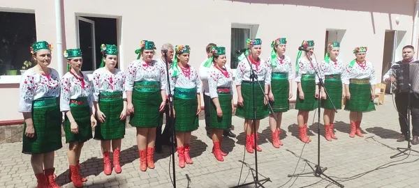 Понад 25 тисяч на авто для військових: як ярмаркували у Крупі (фото)