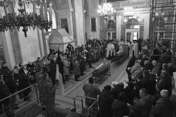 Небо плакало: у Луцьку попрощалися з двома Героями – Вадимом Басарабом та Сергієм Вікторським