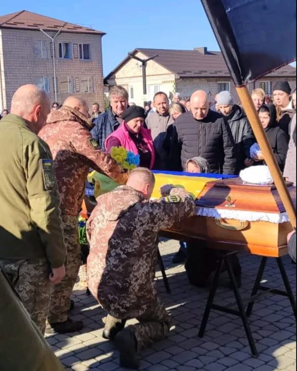 У Рожищі попрощалися з бойовим медиком Юрієм Шевчуком (фото)