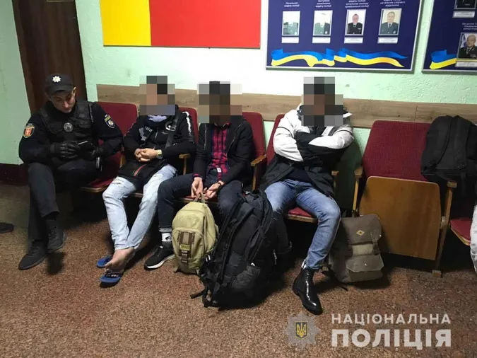 У Луцьку затримали п'ятьох в'єтнамців без документів (фото)