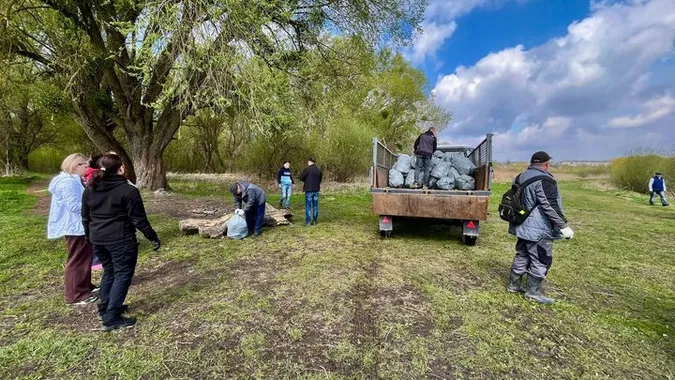 Зібрали понад 1,5 тонни сміття: у Луцьку стартувала щорічна толока (фото, відео)
