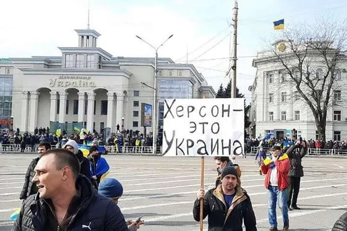 Окупанти надумали провести в Херсоні «референдум» за «ХНР», – місцевий депутат