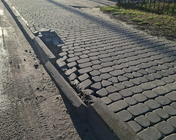 У Камені-Каширському вандали перетрощили пів міста (фото)
