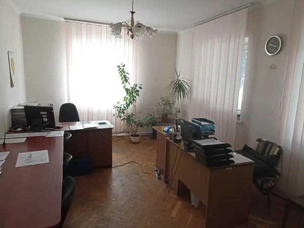 У Луцьку вдруге продають майно «Укрпошти»: попередній аукціон скасували (фото)