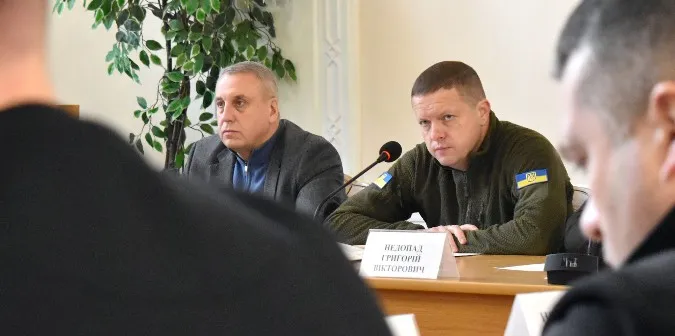 Укриття, система оповіщення та «тривожні кнопки» у закладах освіти: голова ОДА Іван Рудницький провів велику нараду