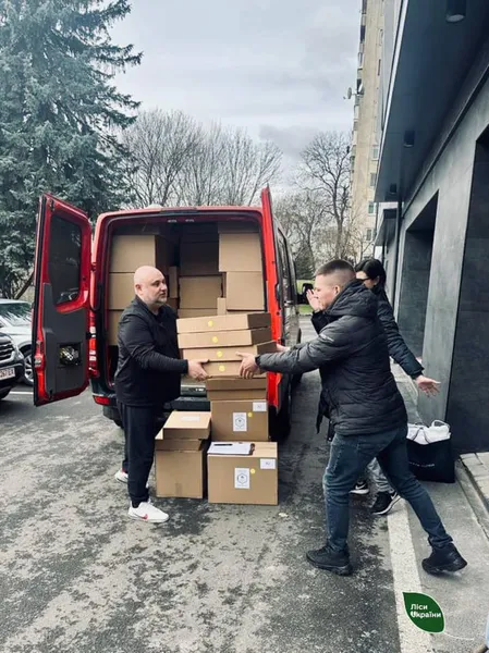 Волинські лісівники передали допомогу для 100-ї бригади тероборони (фото)