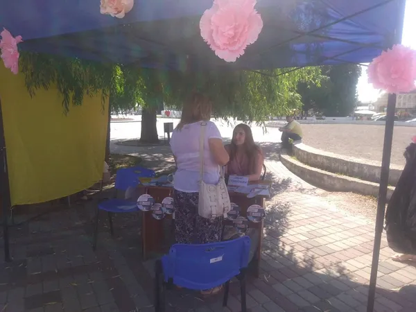 На Театральному майдані у Луцьку можна обстежити груди