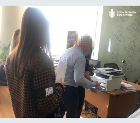 «Земельні» схеми на 150 мільйонів: ДБР знову прийшло з обшуками в КМДА (фото, відео)