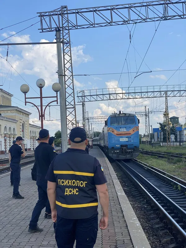 На Волині зустріли евакуаційний потяг з Харківщини (фото)