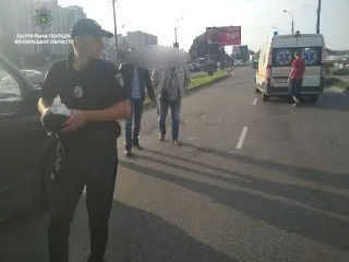 У Луцьку бус наїхав на пішохода: чоловік – у лікарні (фото)