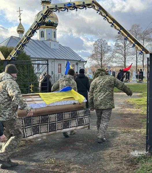 На Волині попрощалися із захисником Олександром Ладчуком (фото)