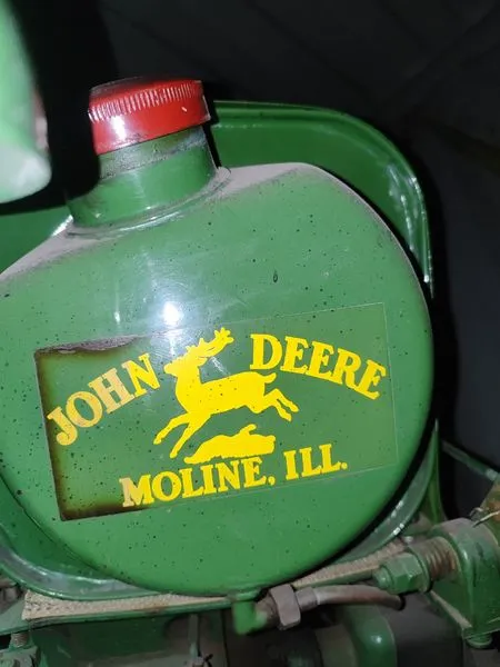 Через «Ягодин» хотіли провезти раритетний трактор John Deere 1938 року (фото)