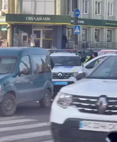 На одній з вулиць Луцька – величезний затор через аварію з маршруткою