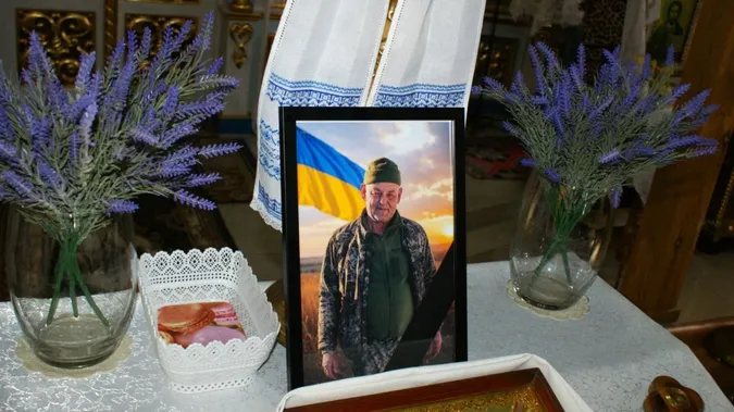 На Волині в останню земну дорогу провели Героя Олексія Калюха (фото)