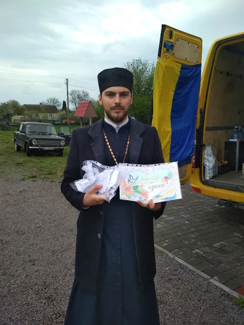 Сало, овочі, крупи: село біля Луцька зібрало допомогу воїнам у зону ООС (фото)