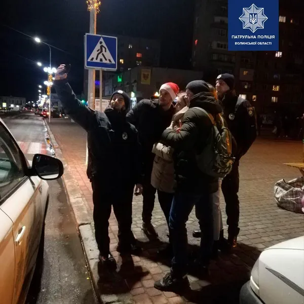 У новорічну ніч луцькі патрульні 70 разів виїжджали на виклики (фото)