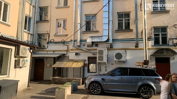Будинок на проспекті Волі, 11